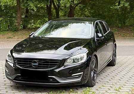 Volvo V60 D5 AWD Geartronic Kinetic