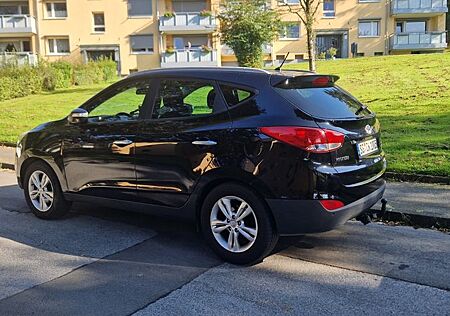 Hyundai ix35 2.0 CRDi Automatik Style Allrad 4 WD