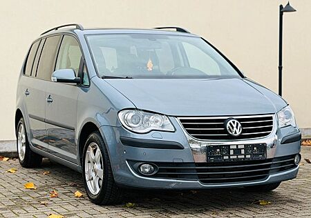 VW Touran Volkswagen Highline Leder /Schiebedach / 7 Sitze