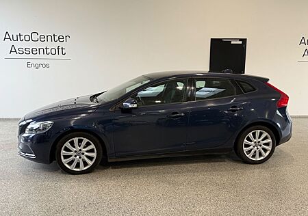 Volvo V40 D2 Momentum 1 Hand