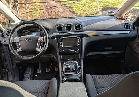 Ford S-Max 2,0 TDCi 103kW DPF Titanium Titanium