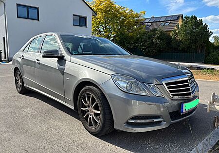 Mercedes-Benz E 220 CDI BlueEFFICIENCY -