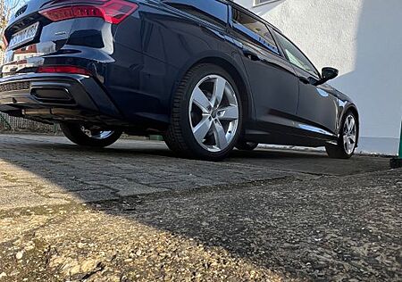 Audi A6 55 TFSI quattro S line Avant Black B&O