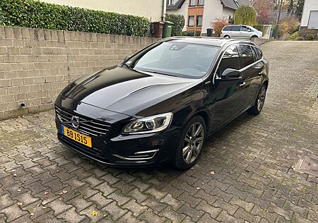 Volvo V60 D6 TWIN ENGINE Plug-in-Hybrid Summum Summum