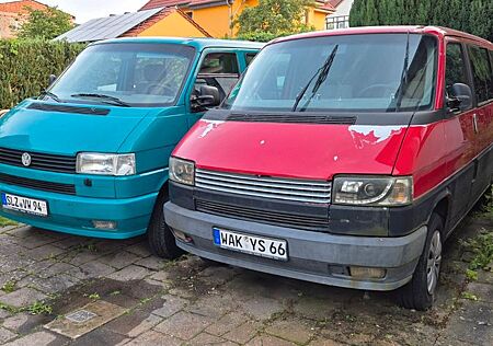 VW T4 Caravelle Volkswagen grün + Multivan rot 2,5-l-Otto