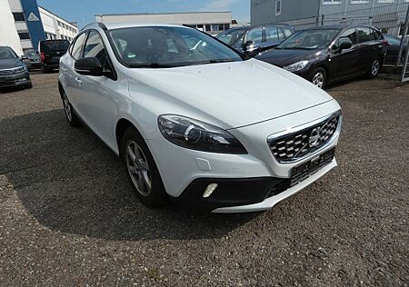 Volvo V40 Cross Country Momentum