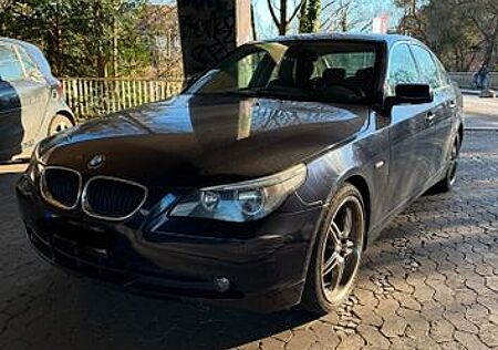 BMW 523i