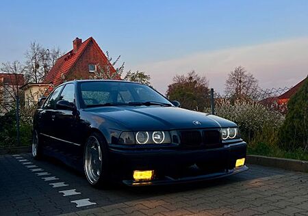 BMW 318i