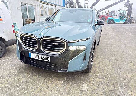 BMW XM , 653 PS, NP € 202.000,00 Voll, 8 fach Bereift