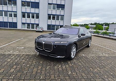 BMW 740 d xDrive Executive Paket 8fach ALU So+Wi