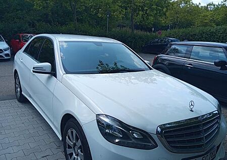 Mercedes-Benz E 220 BlueTEC AVANTGARDE AVANTGARDE
