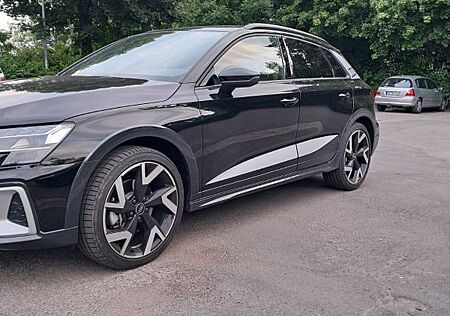 Audi A3 35 TFSI S tronic allstreet Matrix AHK Gar AC