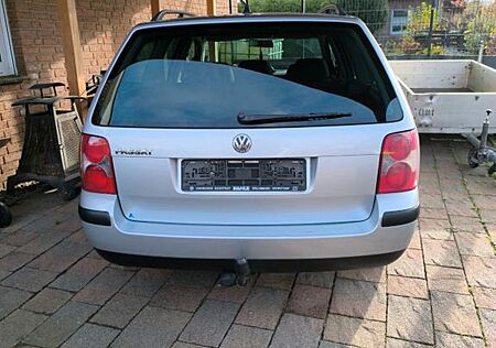 VW Passat Volkswagen 1.6 Basis Basis