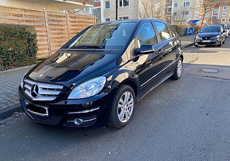 Mercedes-Benz B 180 CDI Klima Navi Tempo Sitzhz Alu