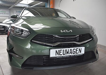 Kia Cee'd Sportswagon Ceed SW 1.5 DCT Vision Navi Kamera Tempo WinterP