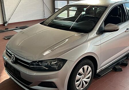 VW Polo Volkswagen Comfortline 1.6 TDI /ACC/AHK/DSG/NAVI/KLIMA
