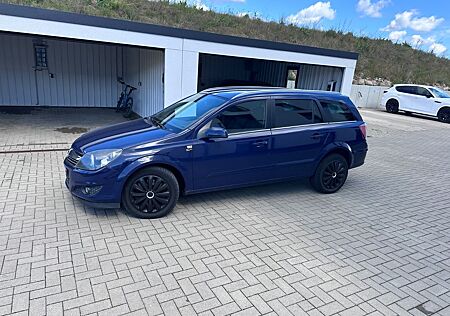 Opel Astra Caravan 1.7 CDTI Edition 111 Jahre 92k...