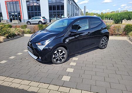 Toyota Aygo (X) Aygo (X) 1,0-l-VVT-i x x