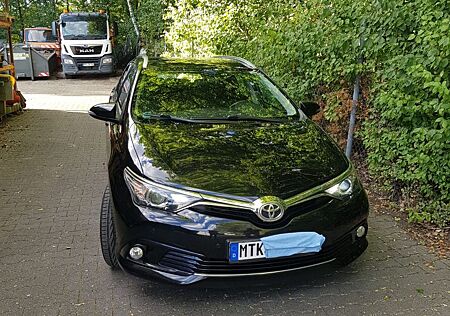 Toyota Auris 1.6 D | 111 PS | Schaltgetriebe | T