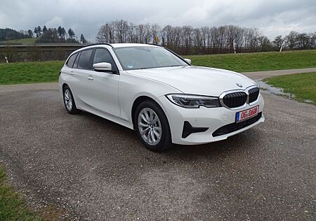 BMW 320 Touring d Advantage Klima Navi Leder AHK