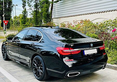 BMW 750i xDrive - M