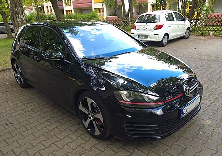 VW Golf Volkswagen 2.0 TSI DSG BMT GTI GTI