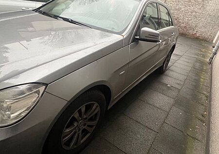 Mercedes-Benz E 250 CGI BlueEFFICIENCY ELEGANCE ELEGANCE