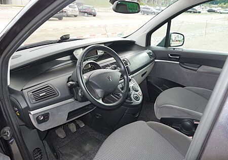 Peugeot 807 HDi 135, 8-Sitzer