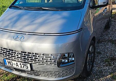 Hyundai Staria 2.2 CRDi Prime 9-Sitzer Automatik 2WD...