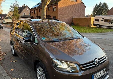 VW Sharan Volkswagen 7 Sitzer!!! 2.0 TDI DSG 125kW MATCH!