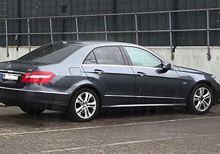 Mercedes-Benz E 200 CDI Blue AVANTGARDE NAV/TEMP/PDC/Ambi/