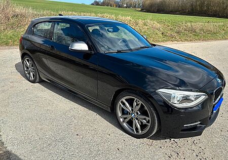 BMW M135i xDrive - Performance