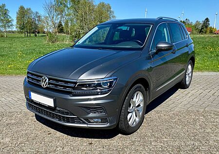 VW Tiguan Volkswagen 2.0 TDI 140kW Highline DSG*4MOT*AHK*Navi