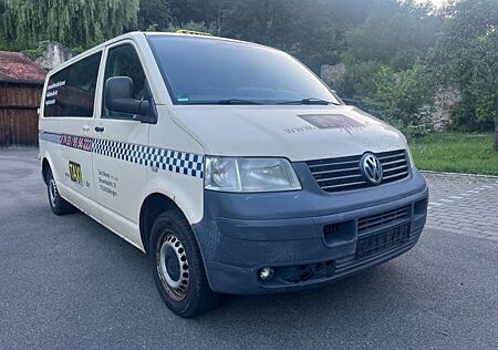 VW T5 Transporter Volkswagen Bus Caravelle lang / 9 Sitzer