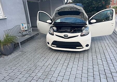 Toyota Aygo (X) Aygo (X) 1,0-l-VVT-i Cool Cool