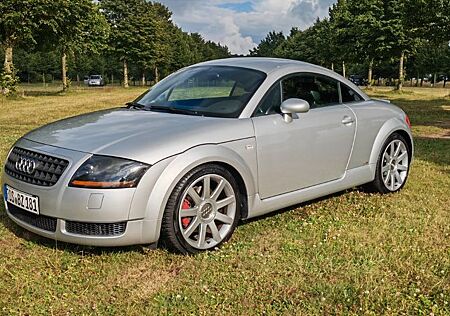 Audi TT Coupe 1.8T 140 kW -