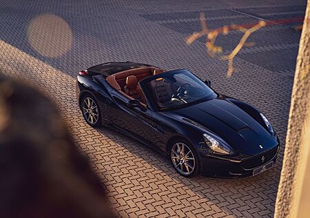 Ferrari California | Blu Pozzi | Dealer Maintained