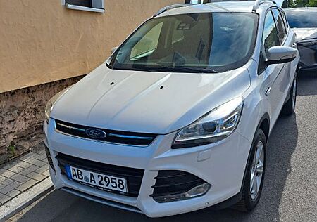 Ford Kuga 2,0 TDCi 4x4 132kW Titanium PowerShift ...