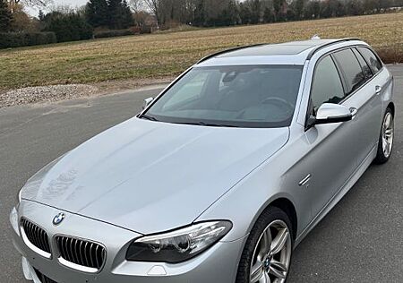 BMW 530d xDrive Touring , M-Paket, 19 Zoll Felgen