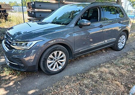 VW Tiguan Volkswagen Life 1 Hand Scheckheft