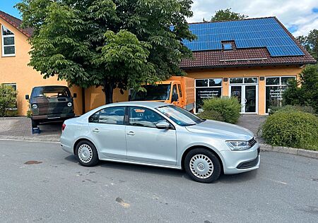 VW Jetta Volkswagen 1.6 TDI Comfortline