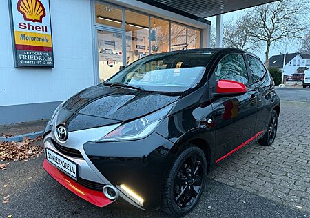 Toyota Aygo (X) -play black&white+Tempomat+Alu+e-Paket