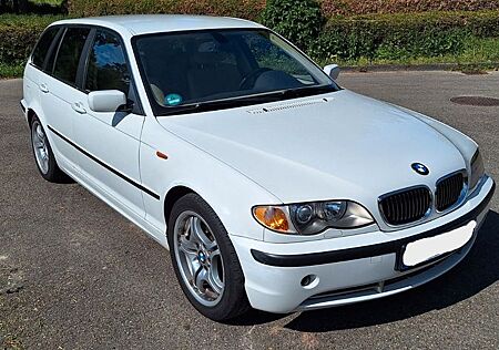 BMW 330i Touring (Kombi) - Automatik