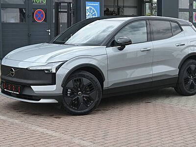 Volvo EX30 Cross Country Ultra Twin Motor Performance