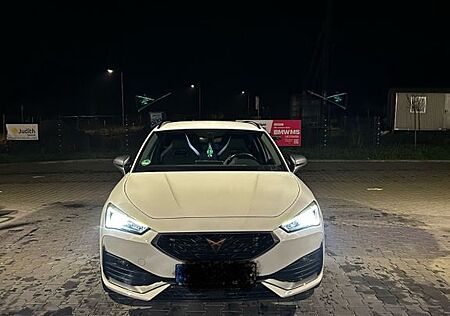 Cupra Leon 1.4 e-HYBRID 180kW VZ DSG Sportstourer VZ