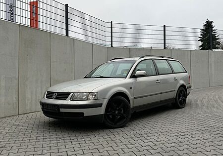 VW Passat Variant Volkswagen 1.8 Automatik/Klimaauto/SHZ/2Hand