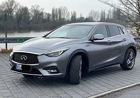 Infiniti Q30 2.2d DCT FWD Premium Tech Premium Tech