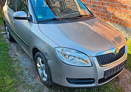 Skoda Fabia 1.6l Ambiente Tiptronic Ambiente