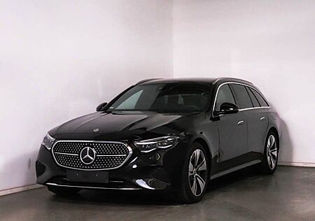 Mercedes-Benz E 300 eT AVANTGARDE Pano*AHK*Distr*HUD*Burmester