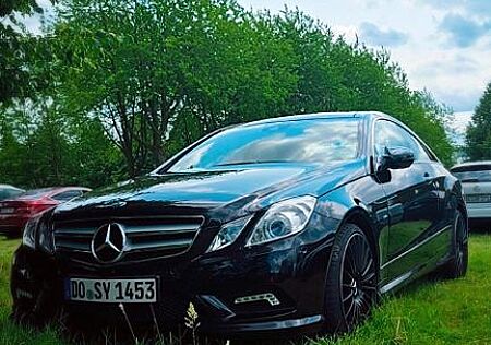 Mercedes-Benz E 350 Coupé CGI BlueEFFICIENCY AVANTG....